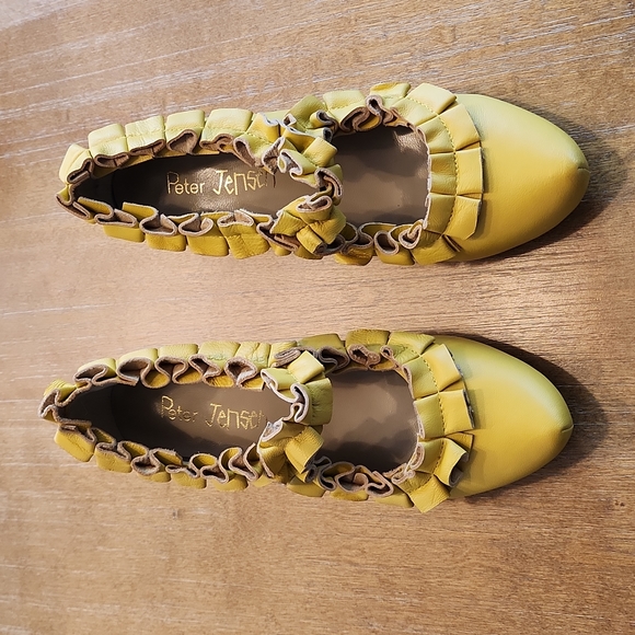 PETER JENSEN  YELLLOW  RUFFLE LEATHER SHOES - Picture 12 of 12